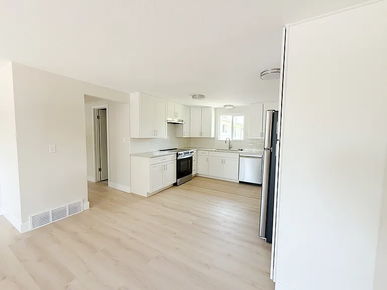 1501 Stuart St — Photo 3