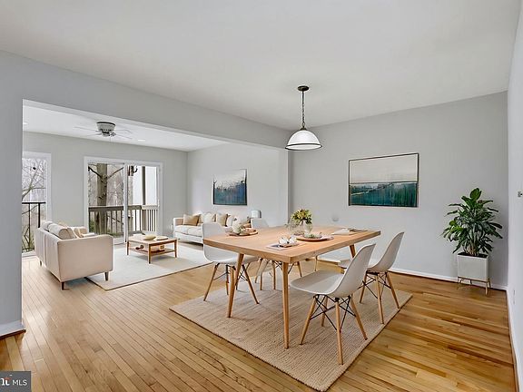 3rd image of 1604 Valencia Way