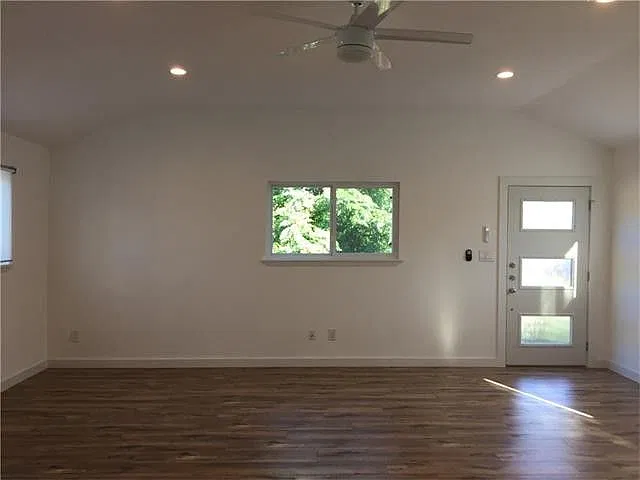 Studio, 627 sqft, $1,350 — Photo 4