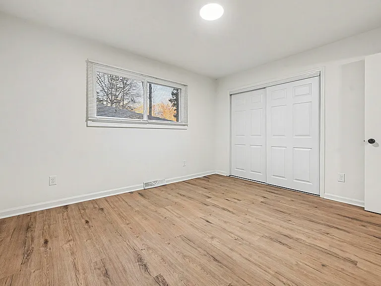 5003 Lakecrest Dr — Photo 9