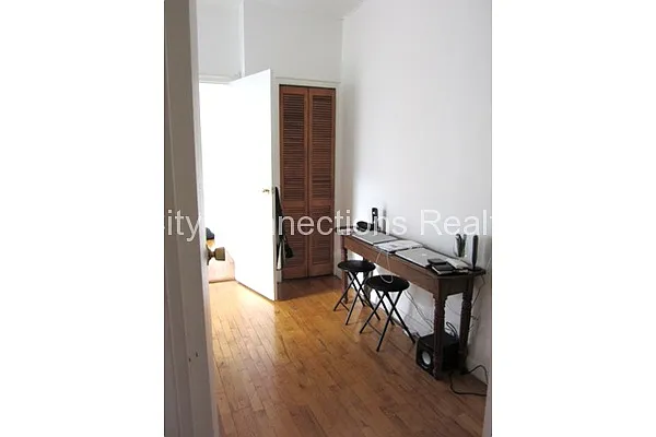 Rented by City Connections Realty | media 24