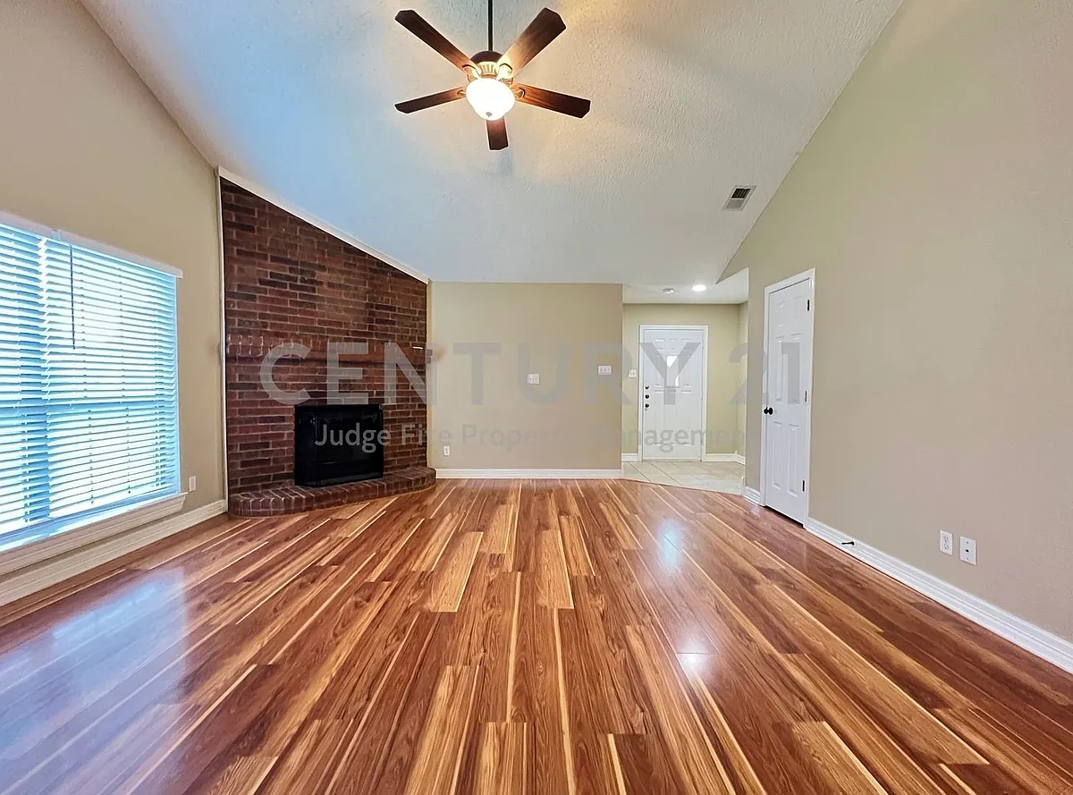 Building Photo - 3514 Riverview Dr