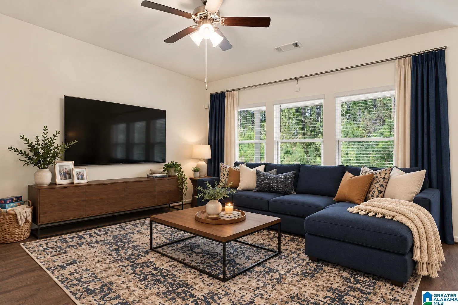 3 bed, 2.5 bath, 1749 sqft, $2,095 — Photo 3