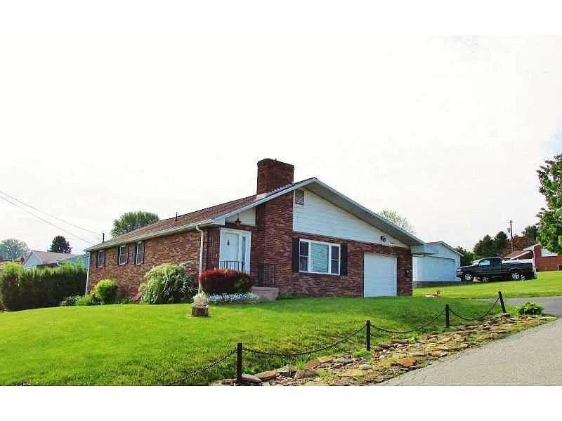201 S Ross St photo 1