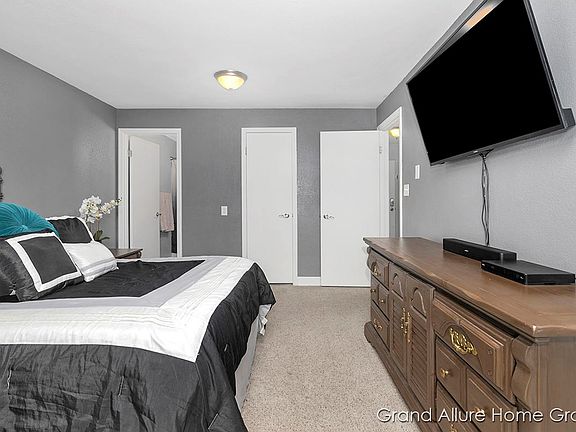 2nd image of 11365 40th Ave #14