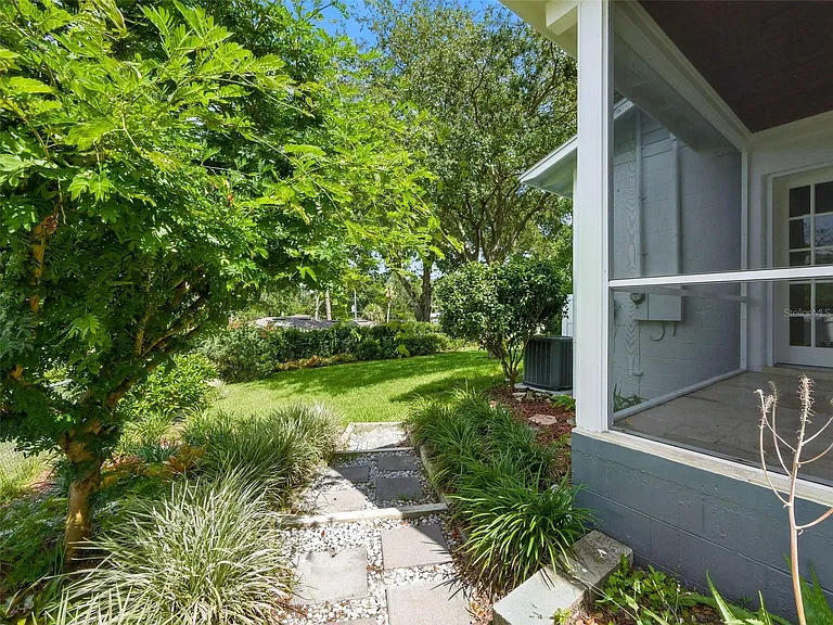 1426 Crestview Dr — Photo 28
