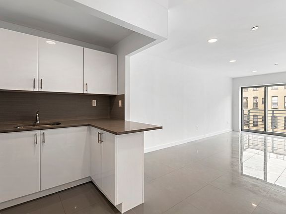 2nd image of 371 W 126th St #4F