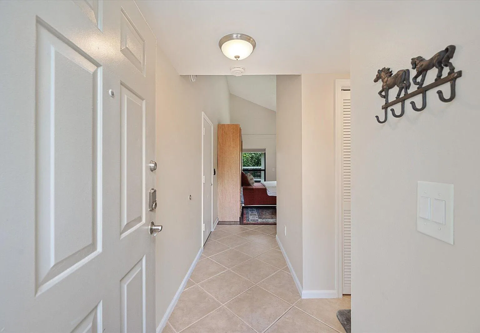 1 bed, 1.0 bath, 500 sqft, $3,000 — Photo 2
