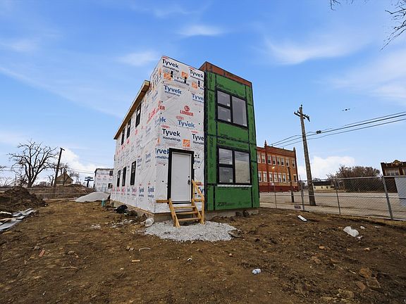 4th image of 1331 Shields Ave