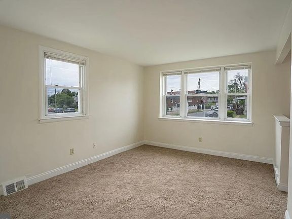 2nd image of 1975 Beyer Ave Floor 1