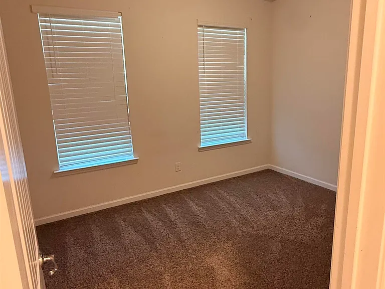 1103 Foxtail Dr — Photo 17