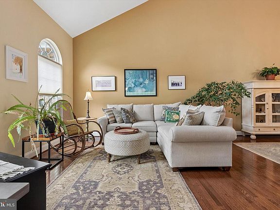 5th image of 106 Shire Dr