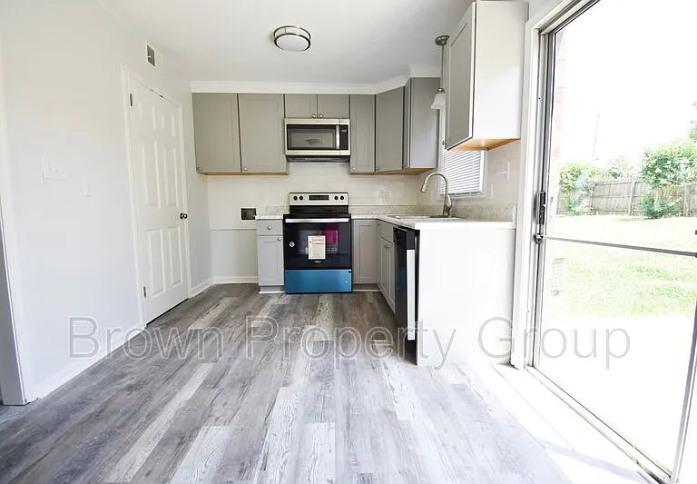 2105 Grand Prix Dr #E — Photo 5
