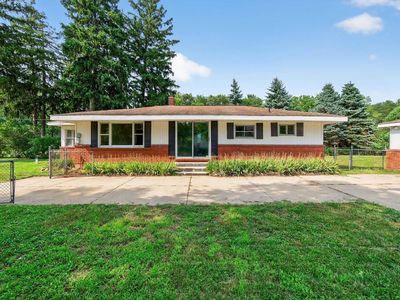 56904 Sundown Rd, South Bend, IN, 46619