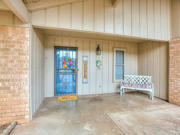 3rd image of 2802 Canyon Creek Dr