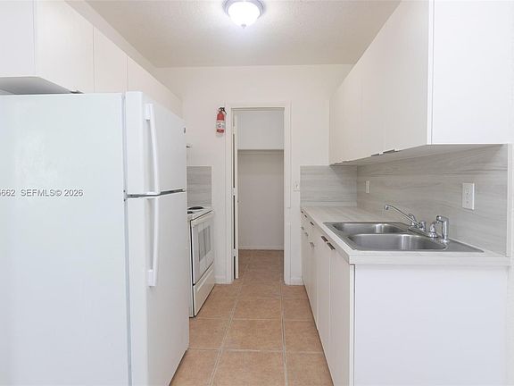 4th image of 831 NW 1st Ave APT 2