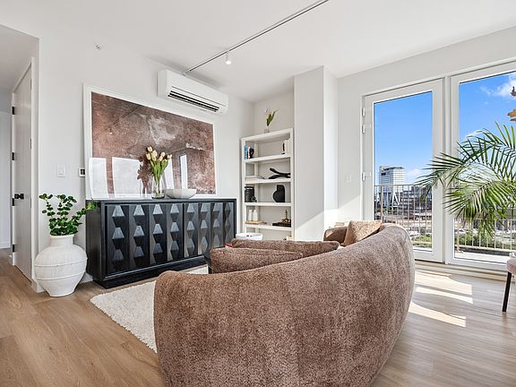 5th image of 16 West St #1125