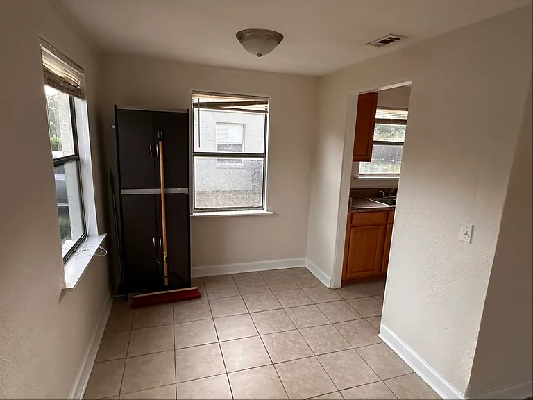 310 Washington Ave #A — Photo 2