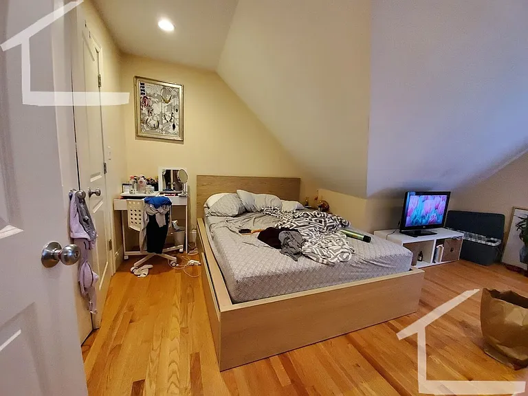 23 Lothrop St #2 — Photo 7