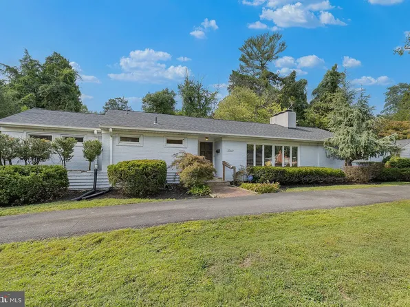 3046 Sleepy Hollow Rd, Falls Church, VA 22042