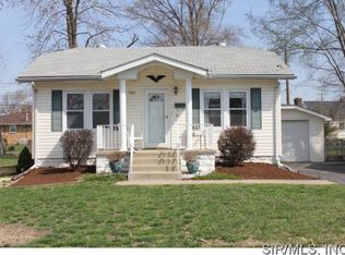 120 W 2nd St, Roxana, IL 62084