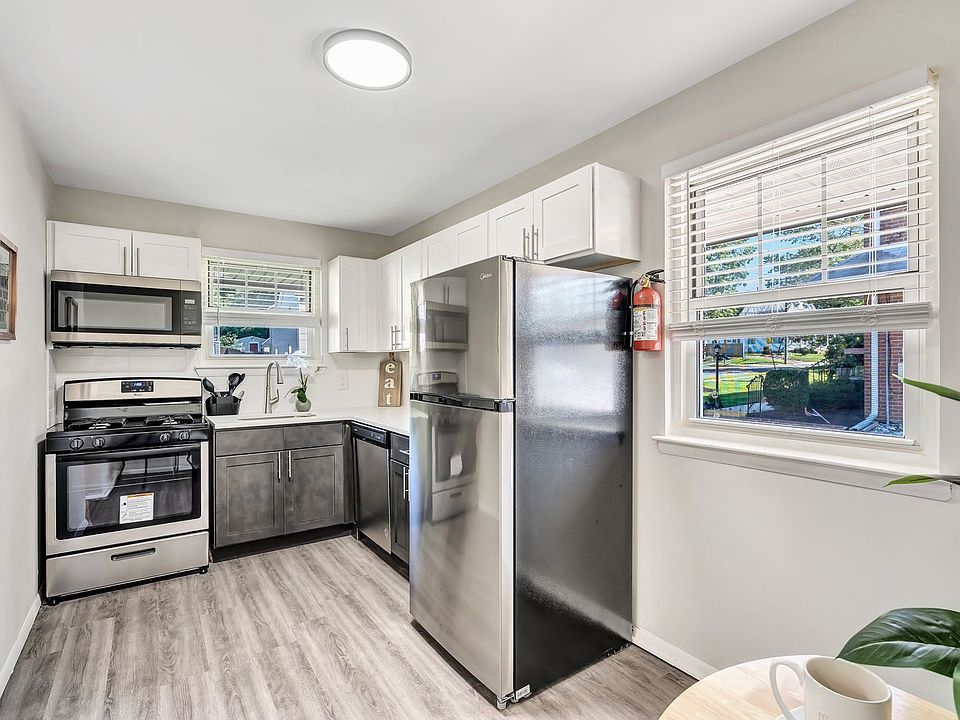 1st image of 6 N Locust Ave #1B-1Ba-900Sqft