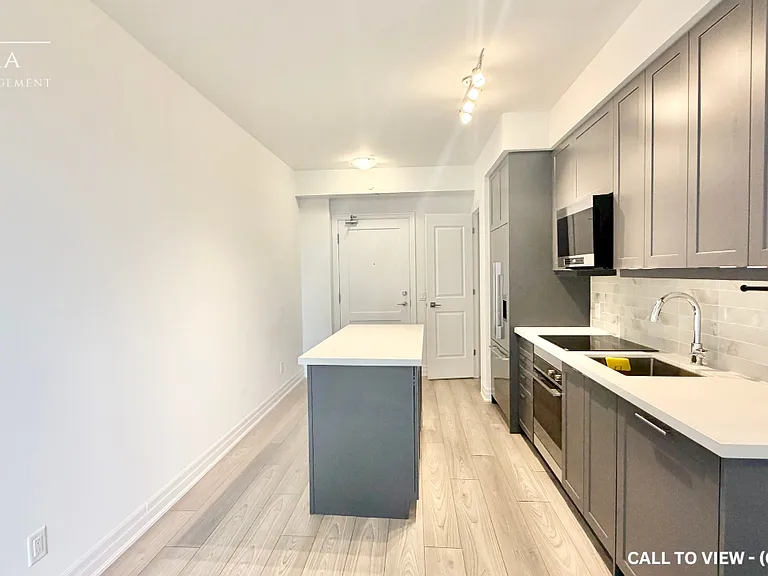 30 Elm Dr W #1702 — Photo 2