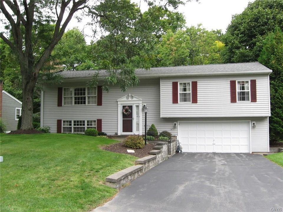1st image of 139 Hillside Way