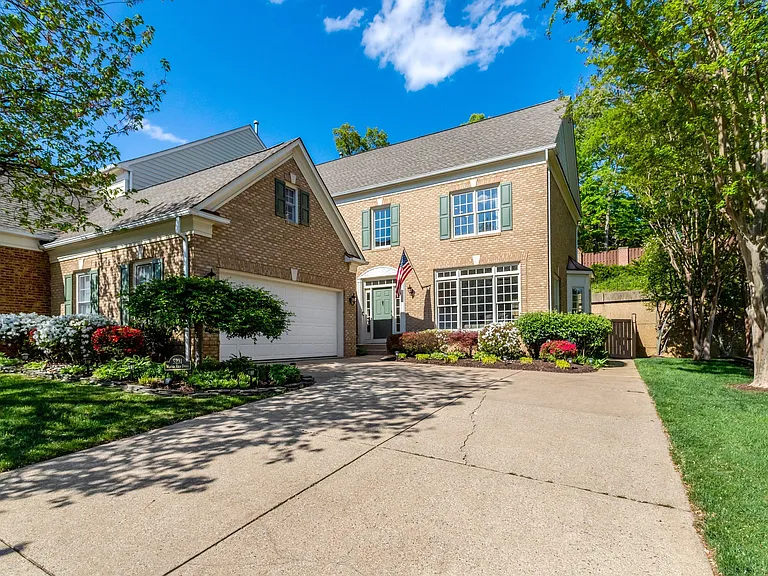 5231 Winter View Dr — Photo 3