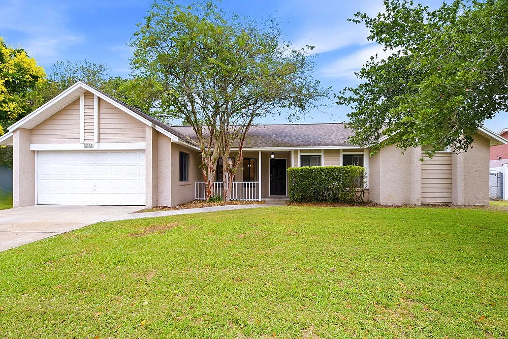 3 bed, 2.0 bath, 1571 sqft, $2,235 — Photo 1