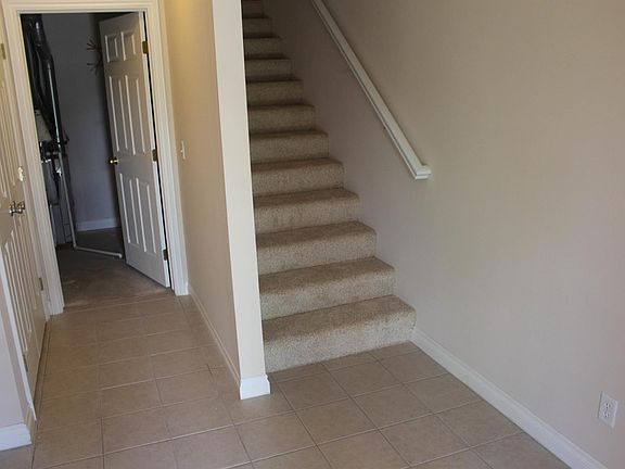 4th image of 5758 Hampshire Ln Unit 24