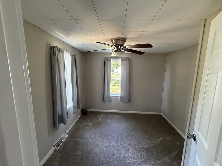 895 Schust Rd — Photo 3