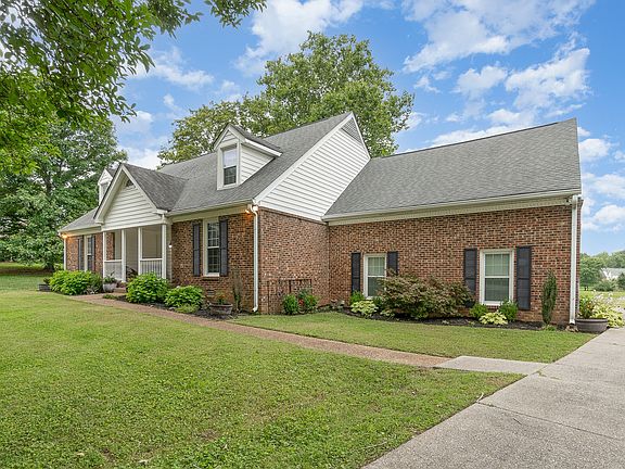 3rd image of 713 Mockingbird Dr