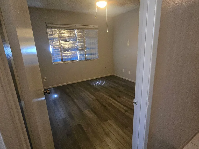 2932 E Pershing Ave — Photo 9
