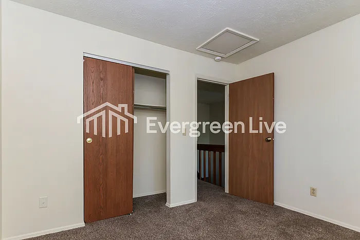 2419 Cross Village Dr — Photo 12