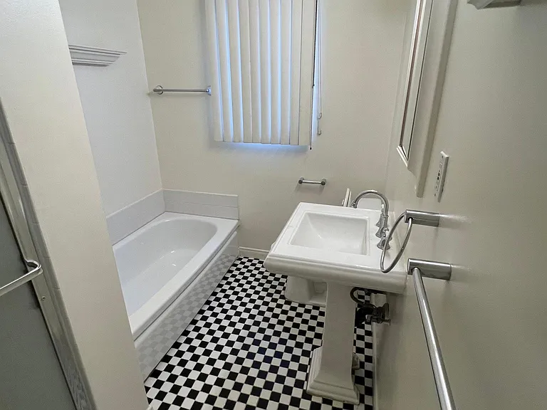 11725 Darlington Ave #6 — Photo 1