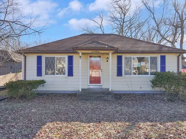 75 White St, Ludlow, MA 01056