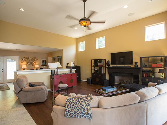 3rd image of 797 Konawa Dr