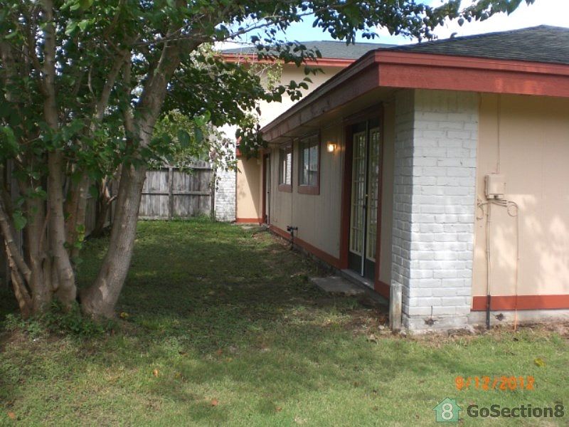 1st image of 11827 Fleming Dr Unit A
