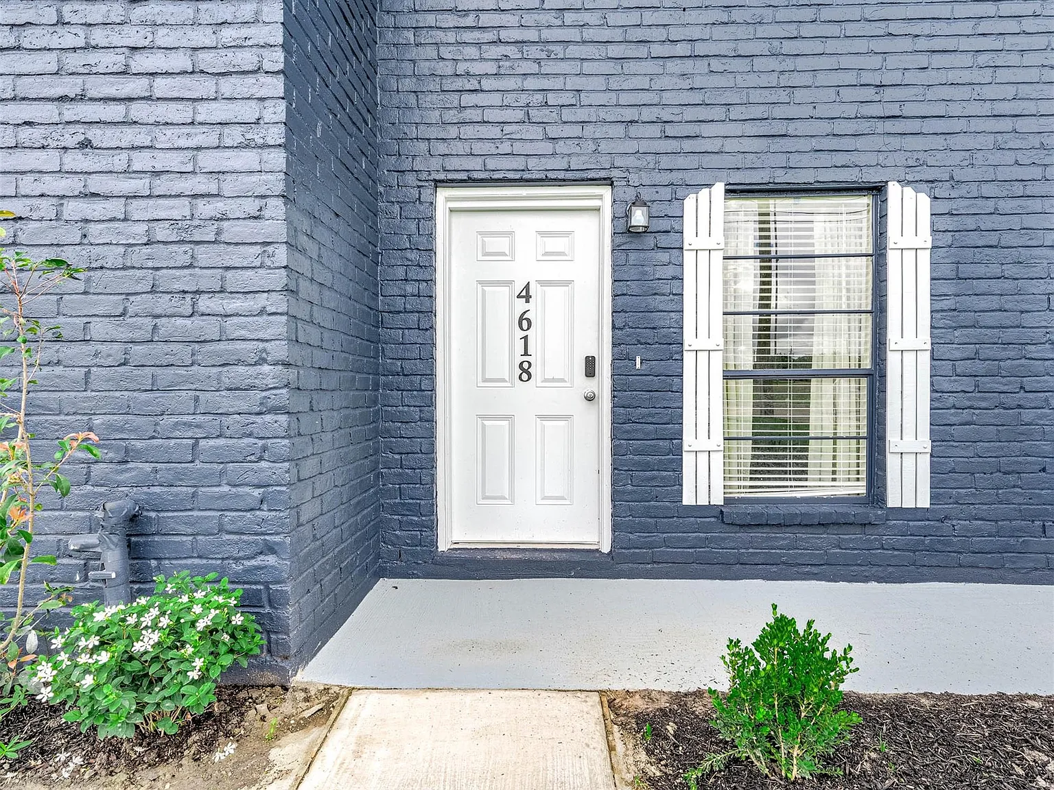 2 bed, 1.5 bath, 1416 sqft, $1,800 — Photo 3