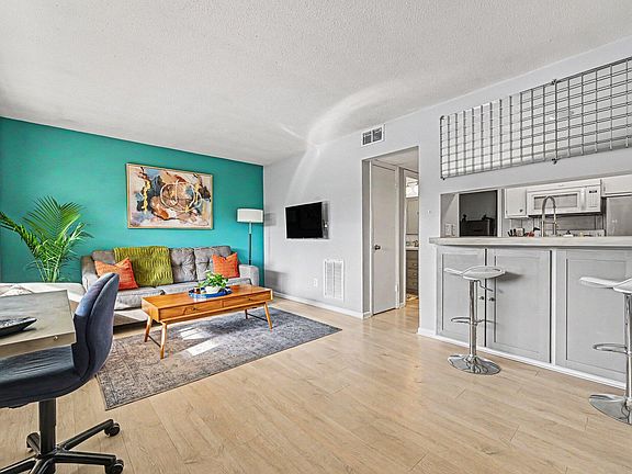 2nd image of 807 W Trinity Ave APT 252