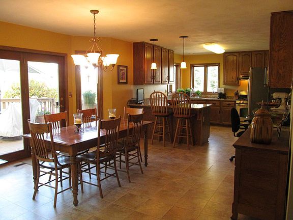 Kitchen & Breakfast Nook