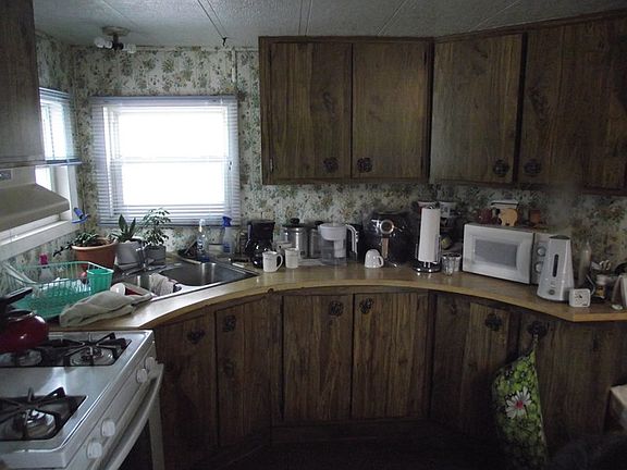 4th image of 409 2nd St SE