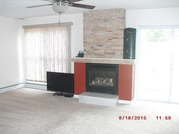 3rd image of 6 Garden Ln