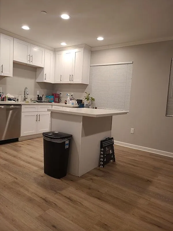 3 bed, 2.0 bath, 1156 sqft, $2,450 — Photo 4