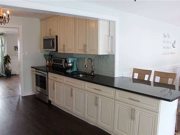 4th image of 2720 Peconic Ave