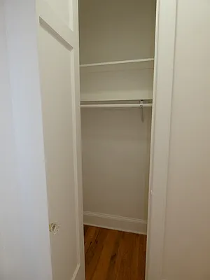 Rented by Karten Real Estate Services LLC | media 27