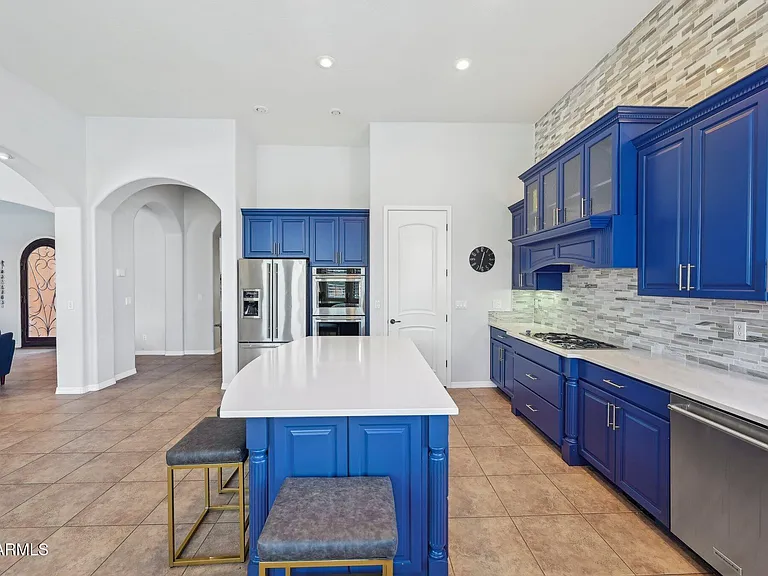 351 N Cloverfield Cir — Photo 18