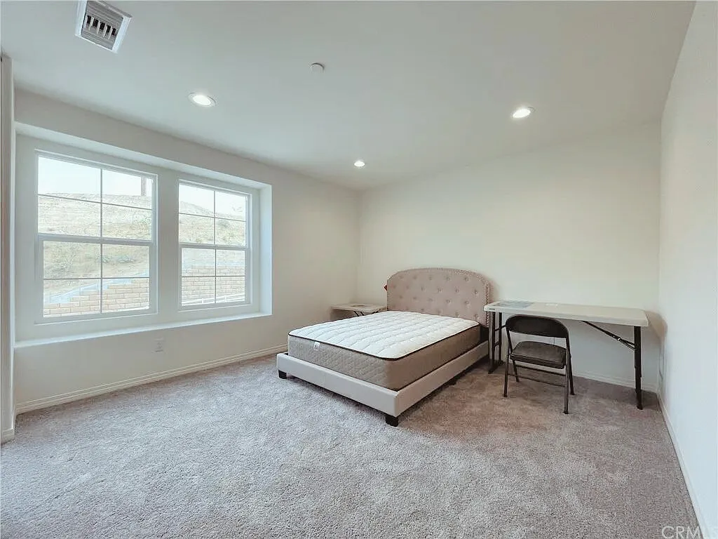 111 - 7639 Sage Scrub Dr, Riverside, CA 92507 - 111 - 8 F2 Share Bath — Photo 2