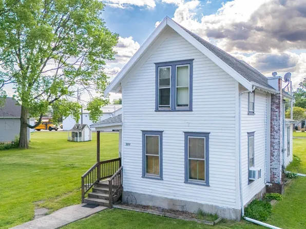309 N 3rd St, Dunlap, IL 61525